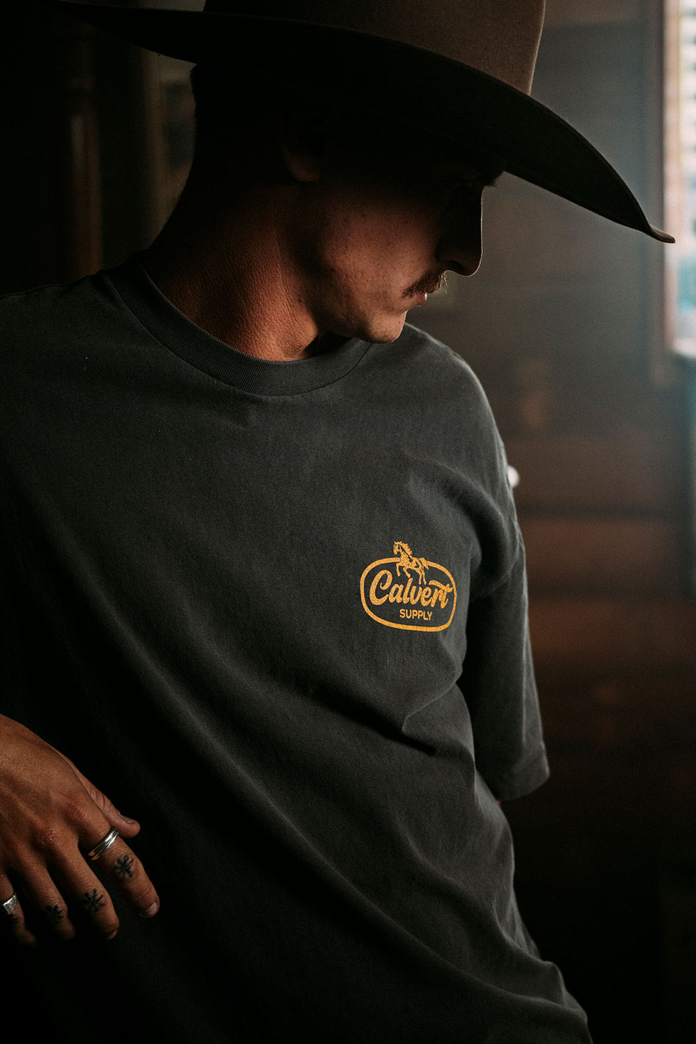 Stray Classic Fit Tee - Vintage Black